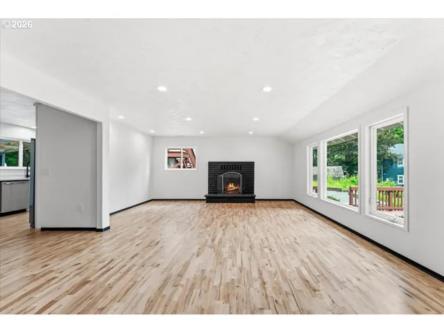 Living Room-Fireplace