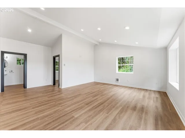 Bonus Room-Vaulted Ceilings