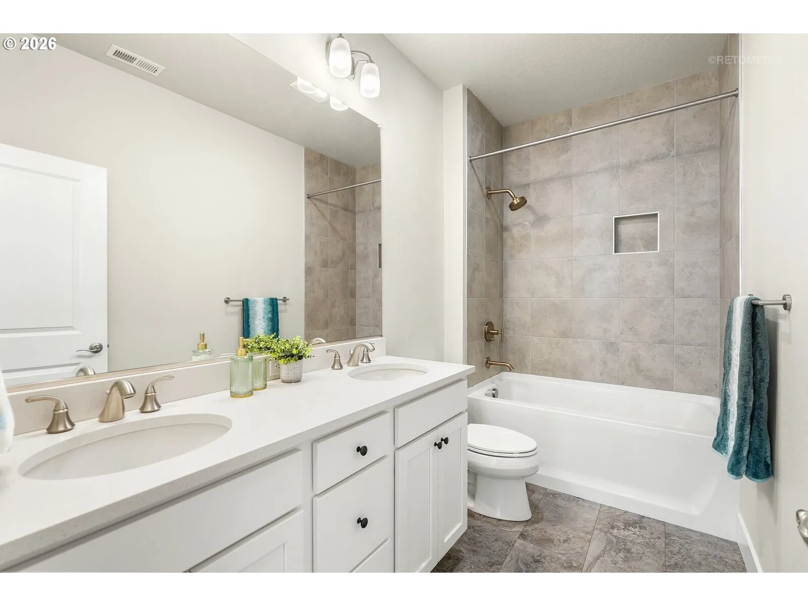 Bathroom-Upper