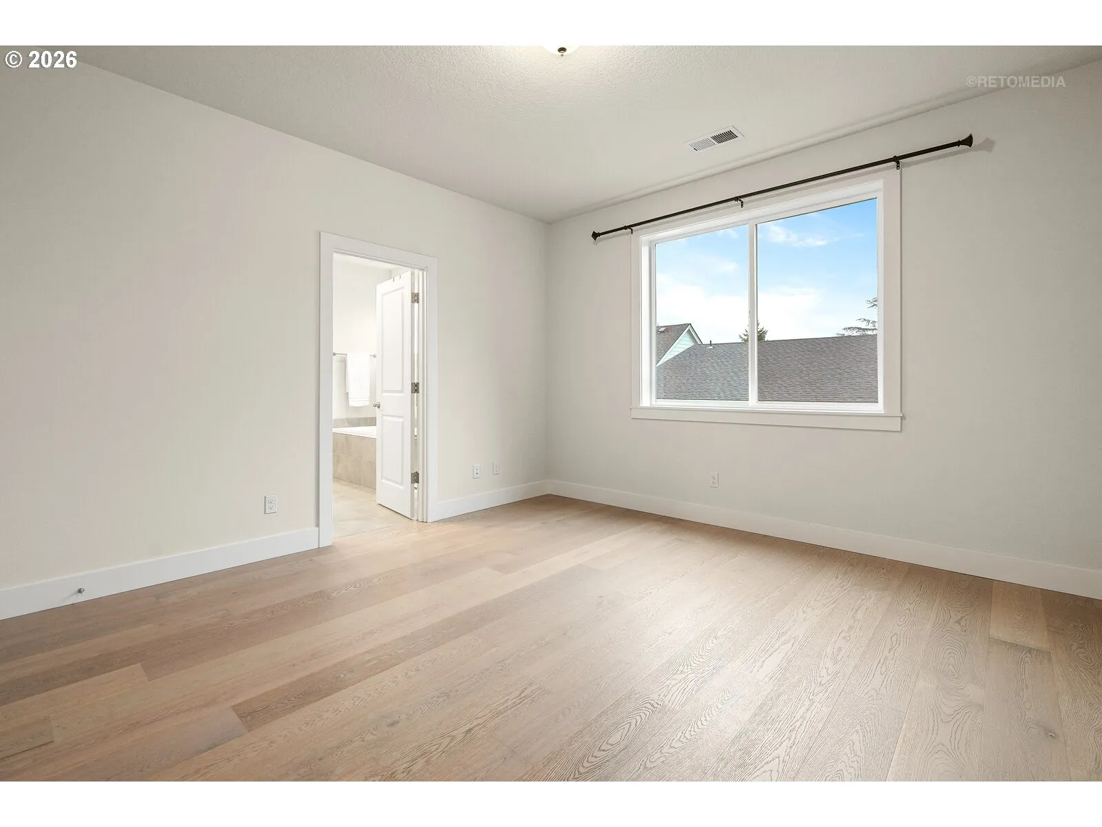 Primary Bedroom-Upper