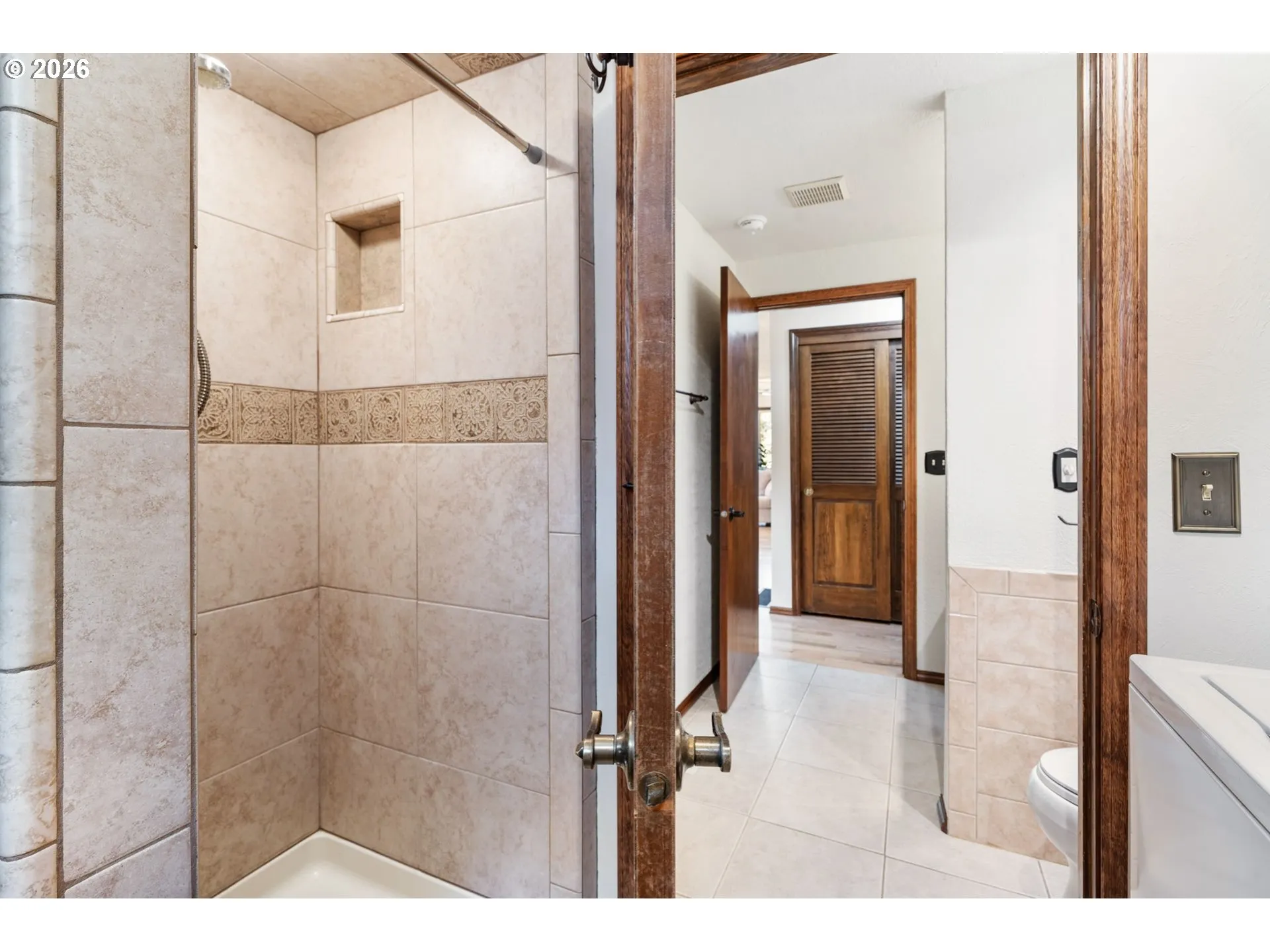Bathroom-Walk in Shower