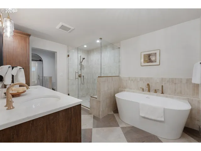 Owner's Suite Bathroom-Garden Tub