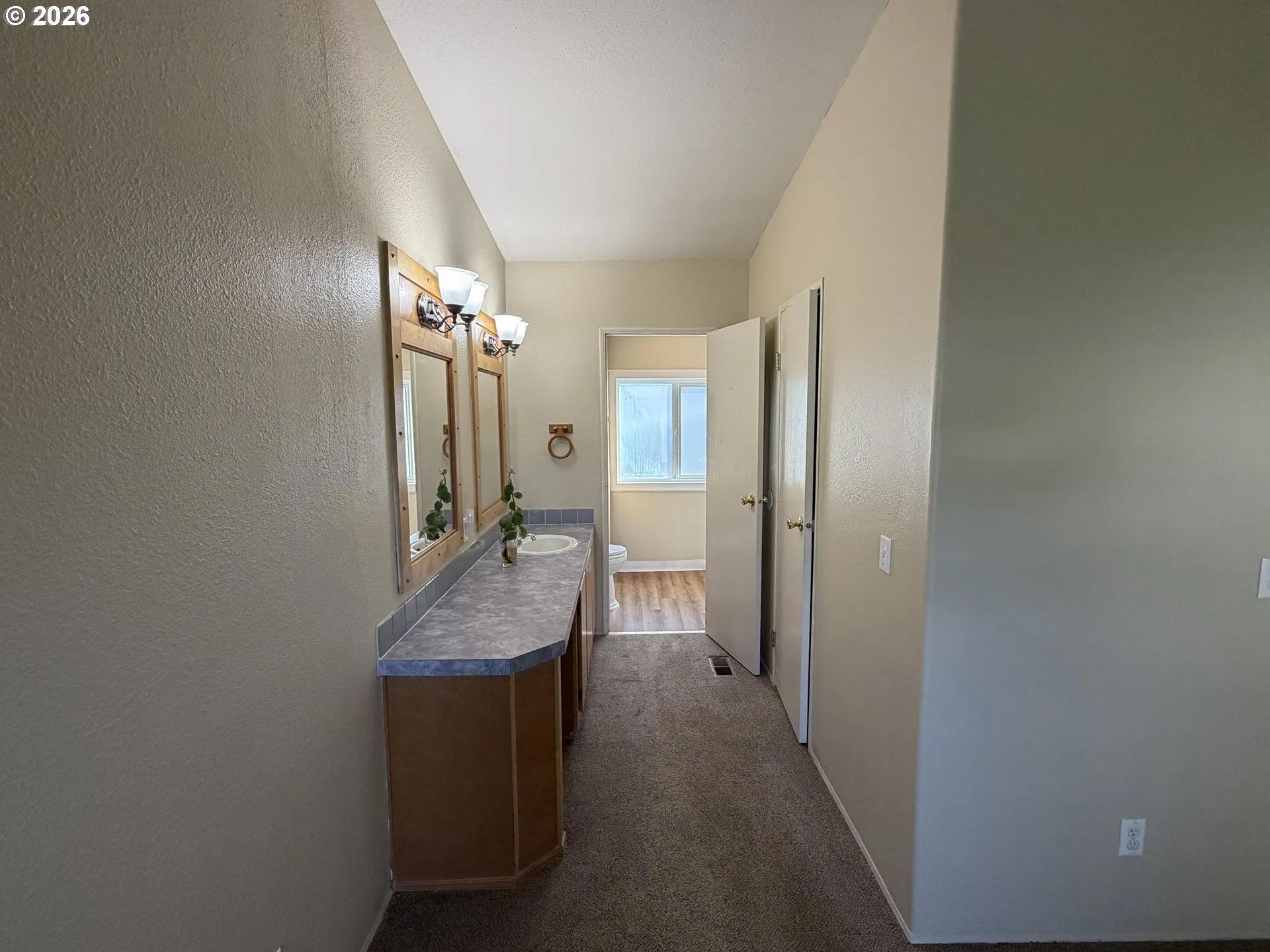 Bathroom, Attached