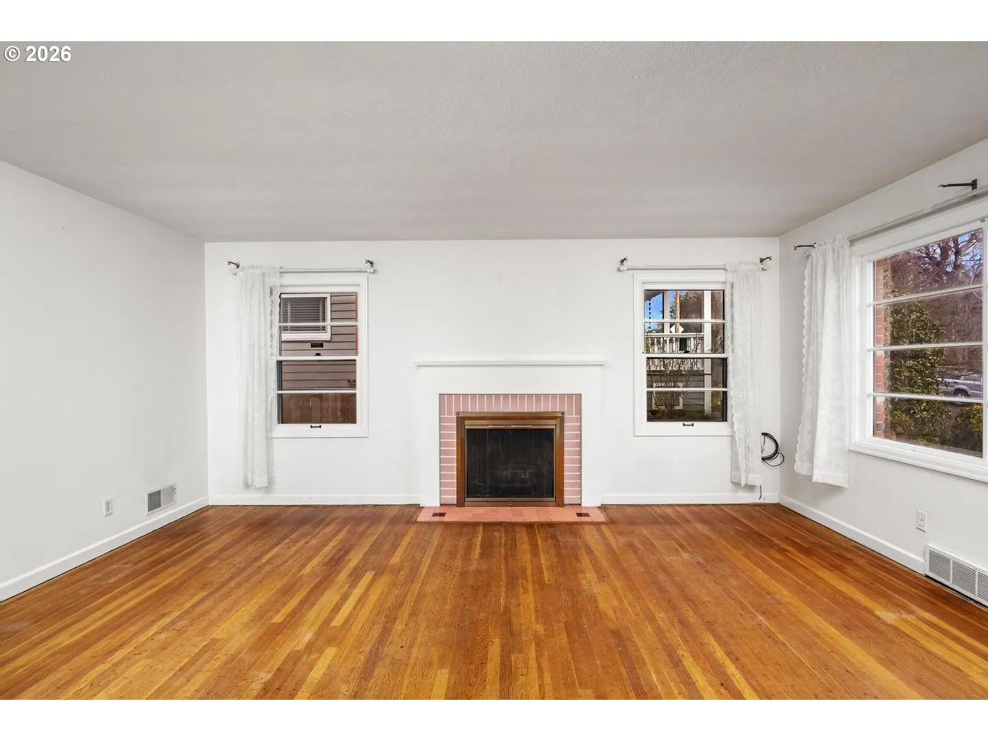 Living Room-Fireplace