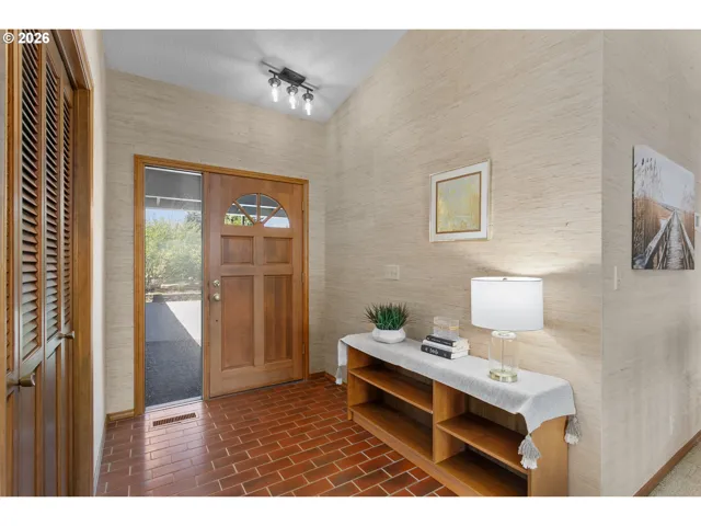Entrance/Foyer