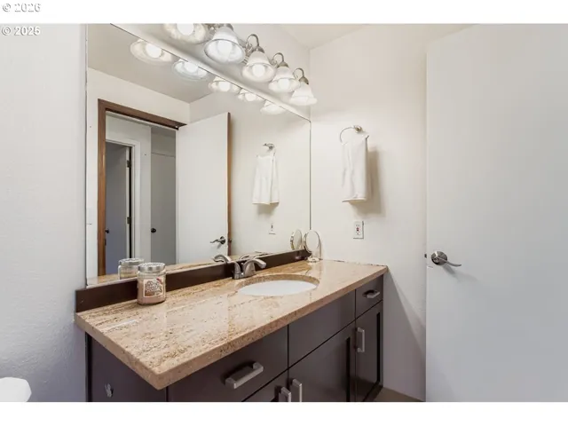 Bathroom-Upper
