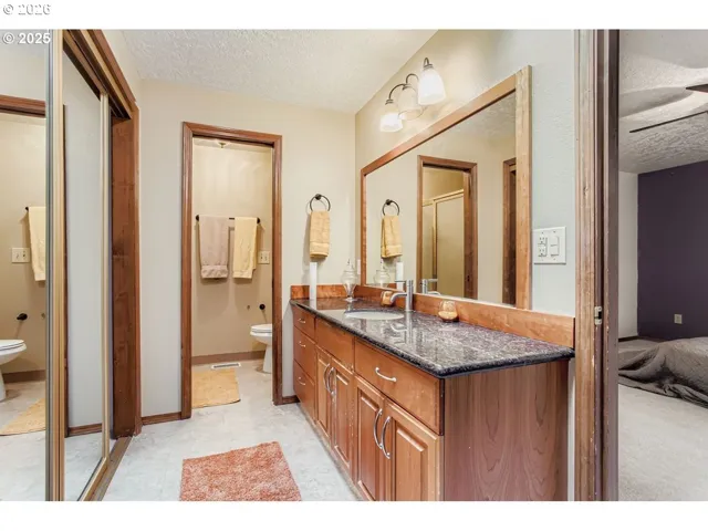 Bathroom, Attached-Upper