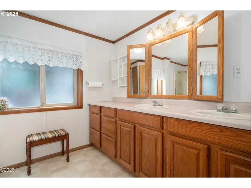 Primary Bedroom-Attached Bathroom