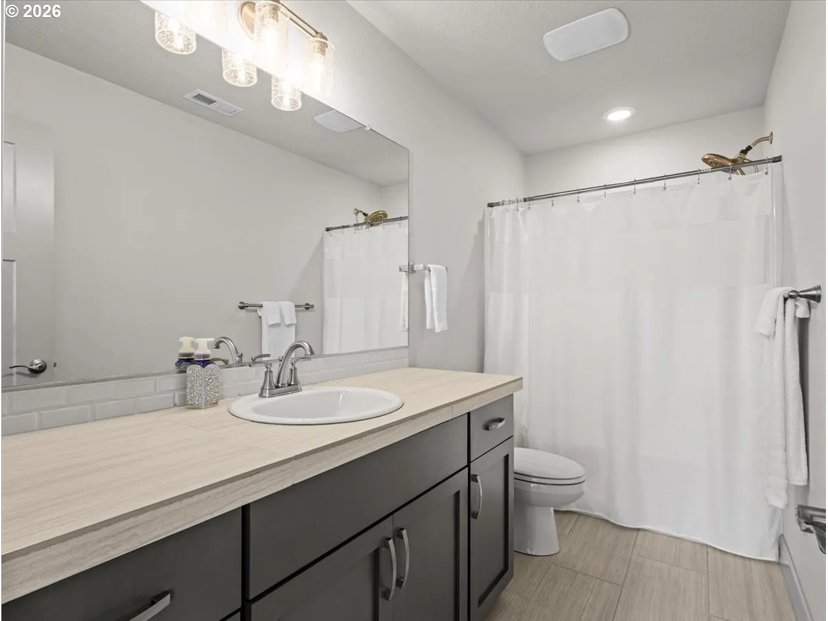 Bathroom-Upper