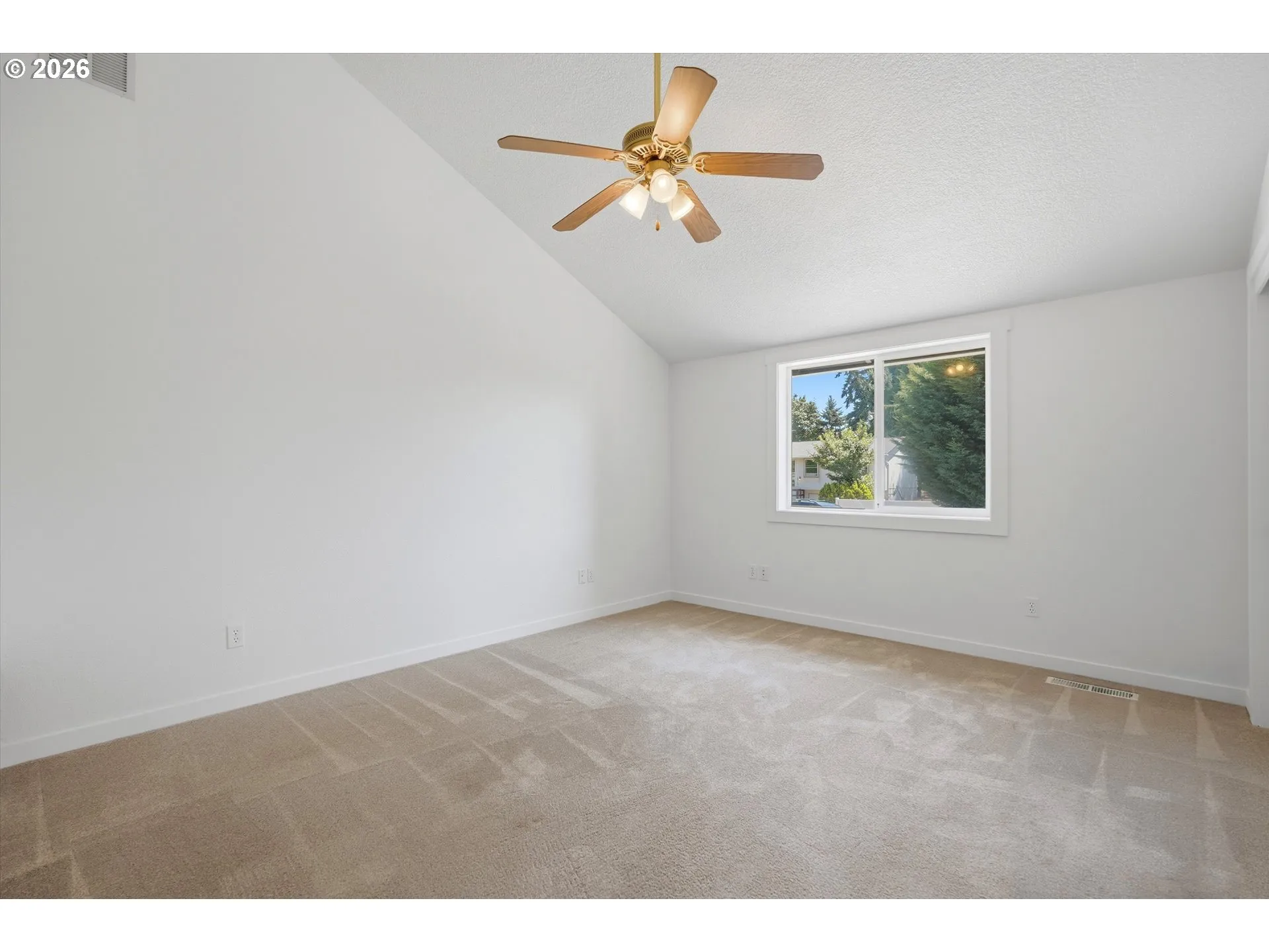 Bedroom, Primary-Vaulted Ceilings