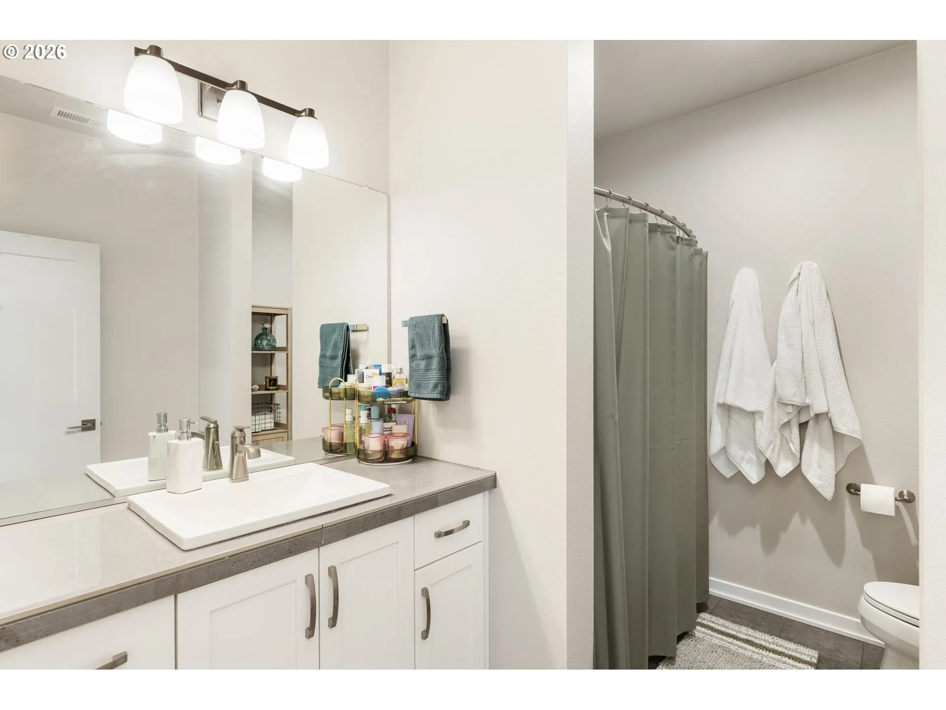 Bathroom-Upper