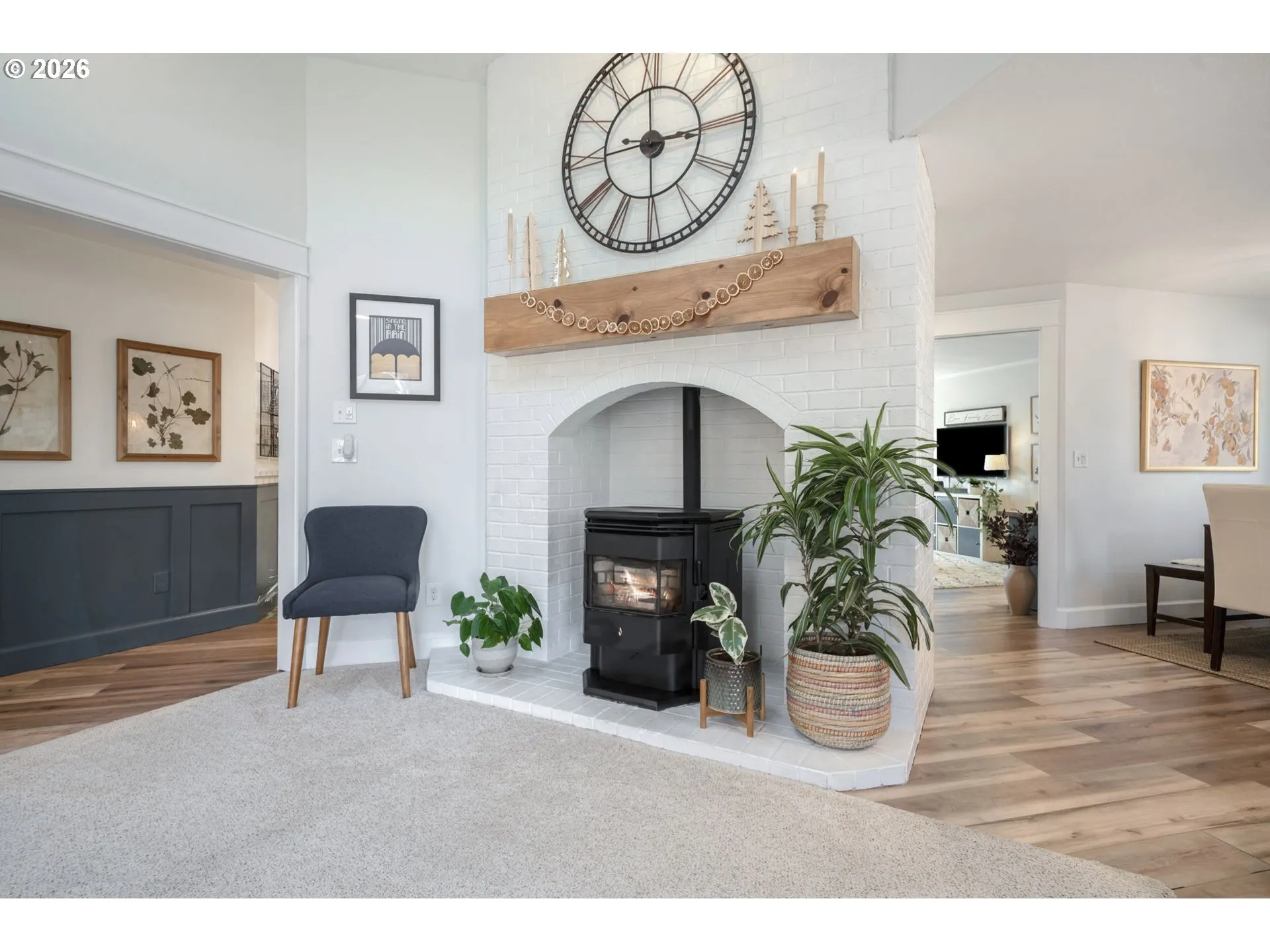 Living Room-Fireplace