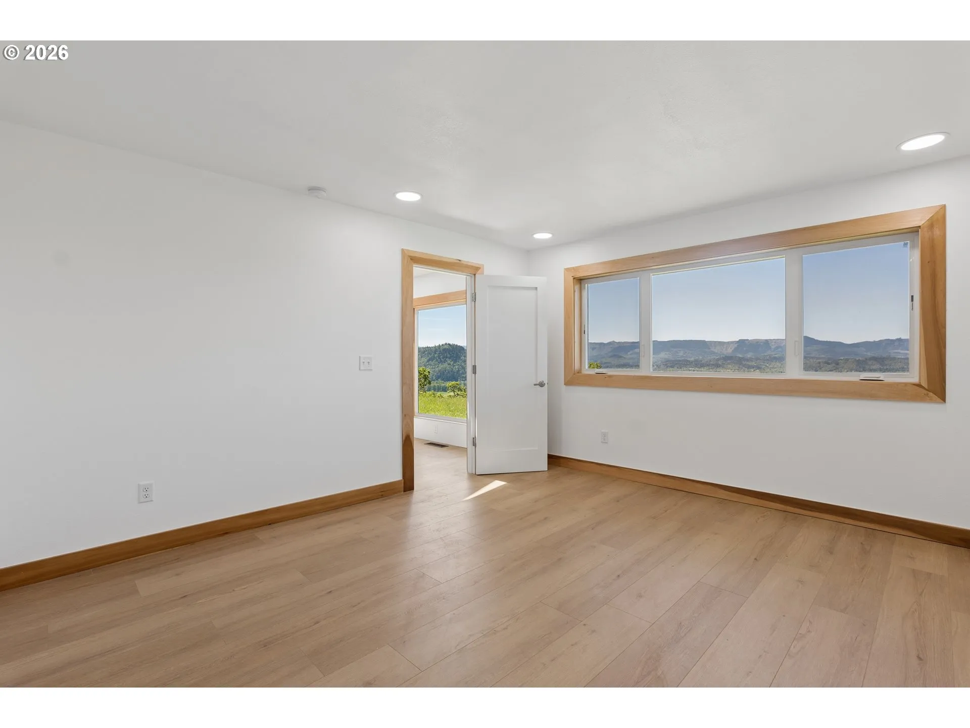 Bedroom, Primary