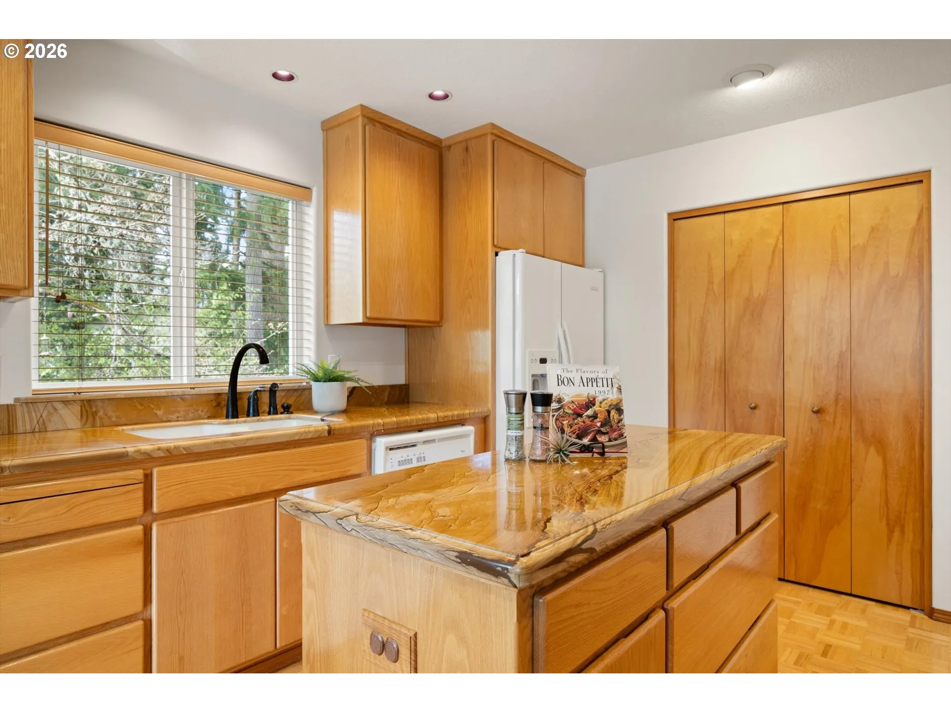 Kitchen-Island
