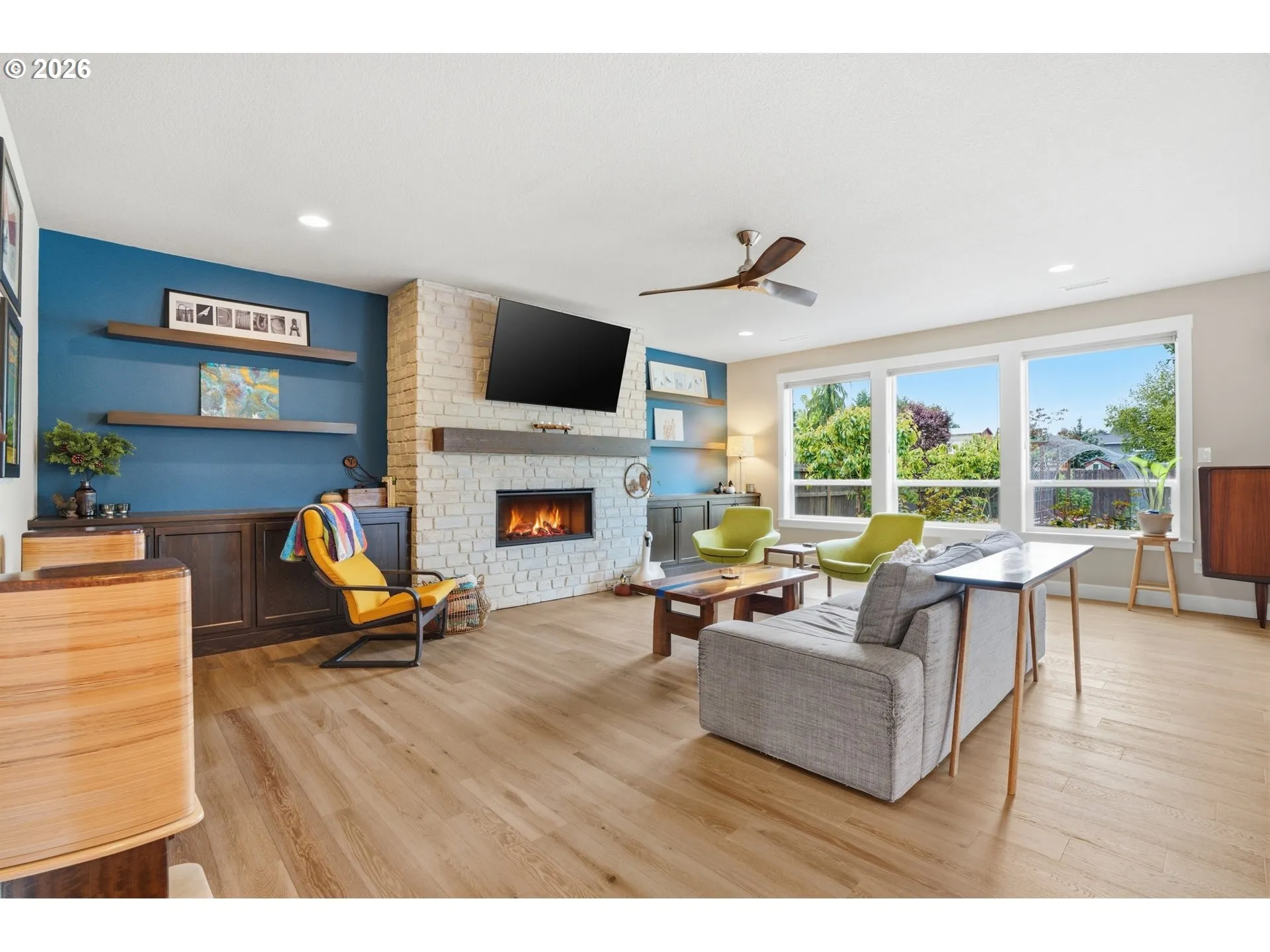 Living Room-Fireplace
