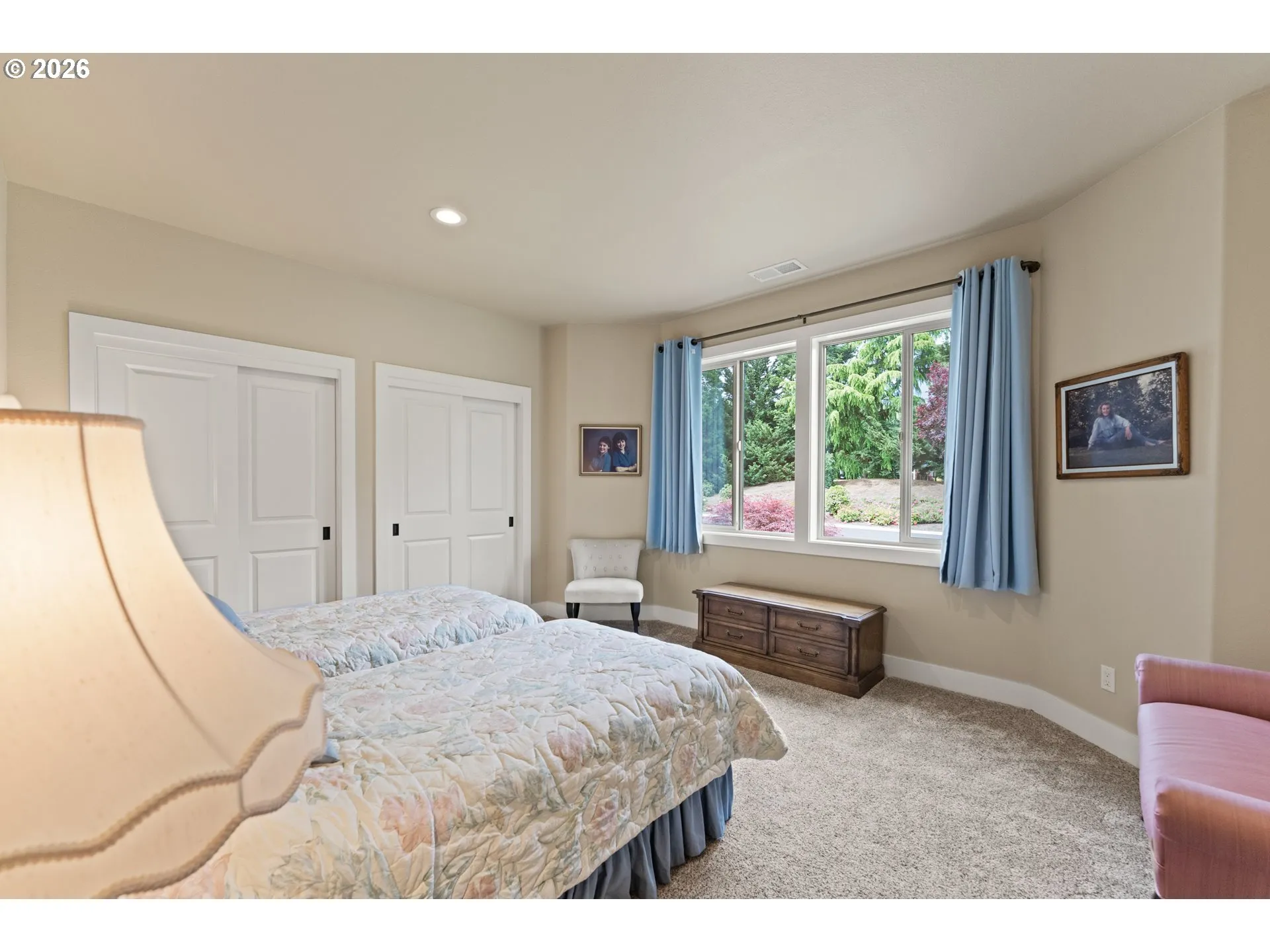 Bedroom-Full Bathroom