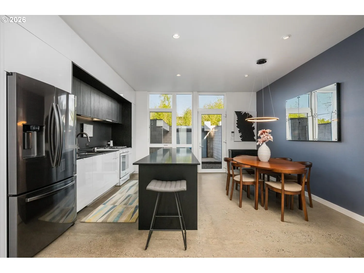 Kitchen/Dining Room-Island