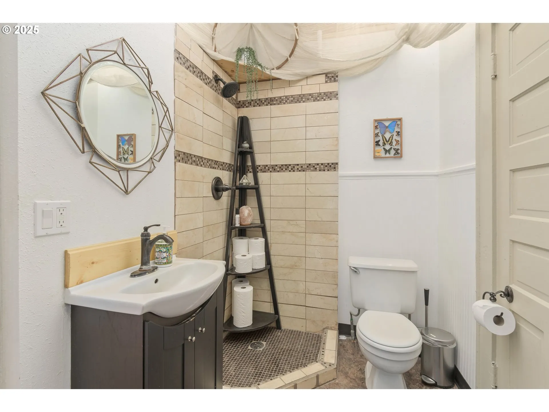 Bathroom-Walk in Shower