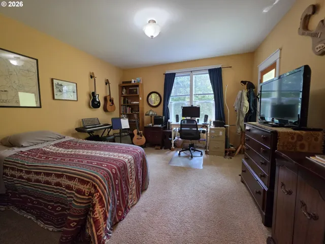 Bedroom, Owner's Suite-Main