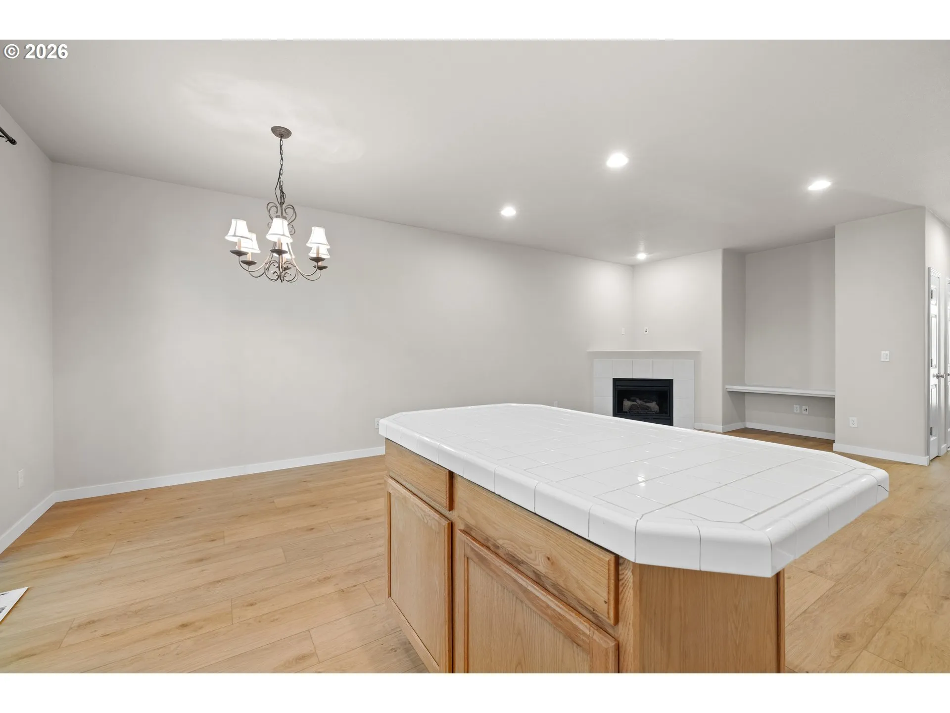 Kitchen/Living Room-Island