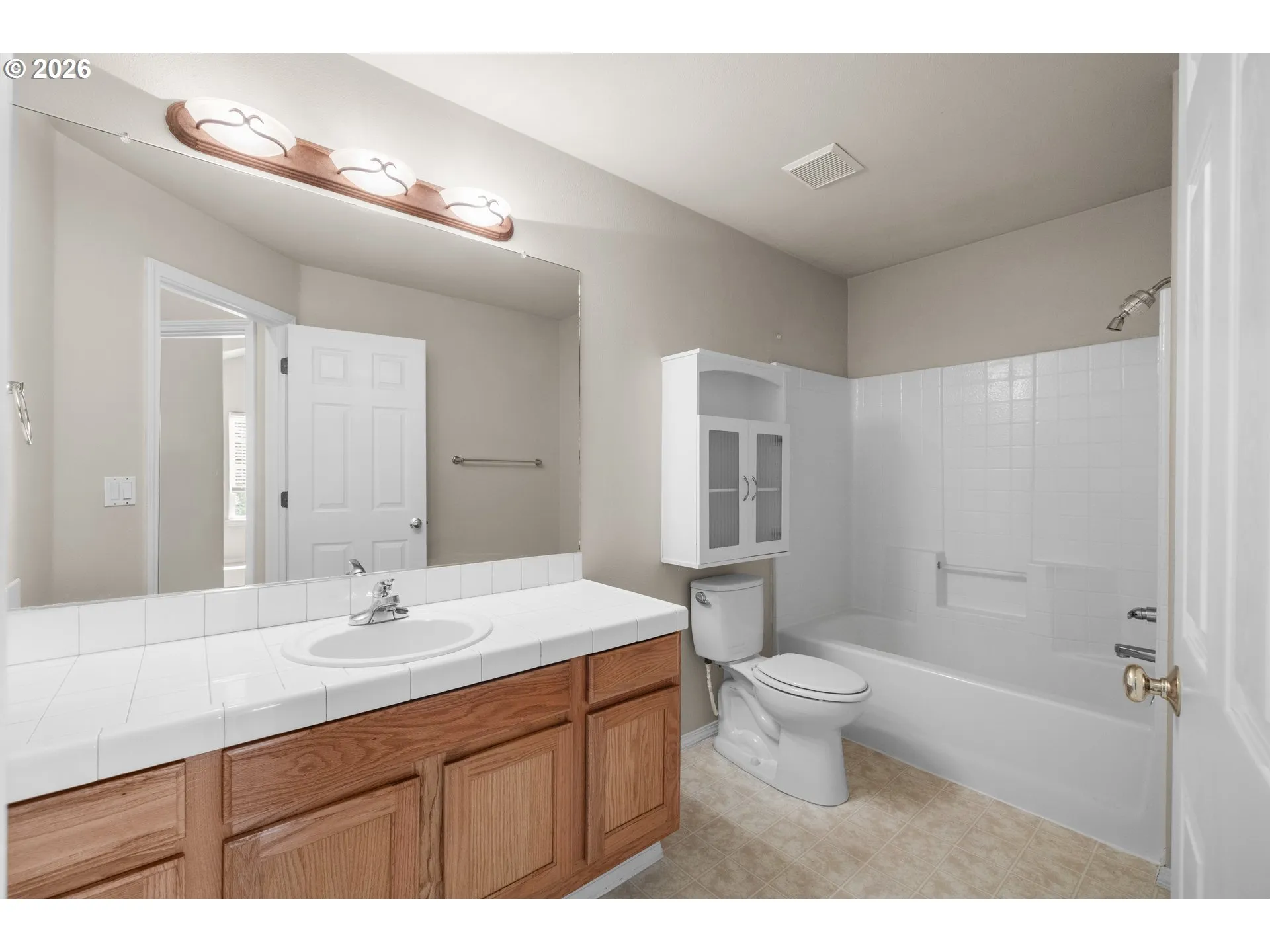 Bathroom-Upper