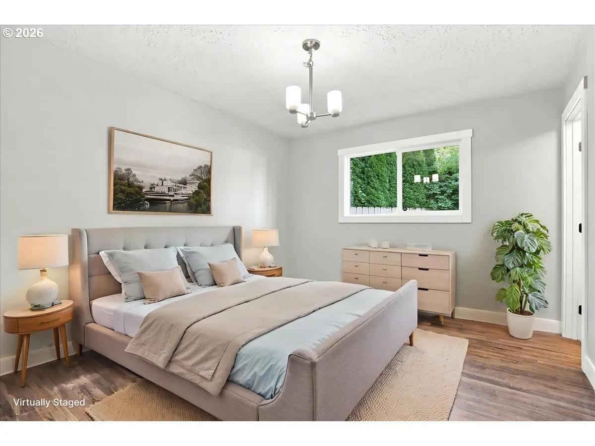 Bedroom, Primary