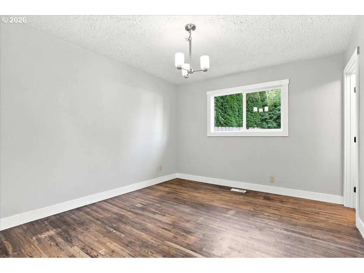 Bedroom, Primary