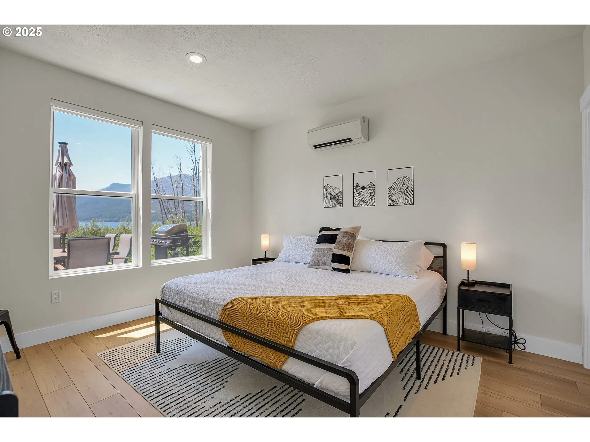 Bedroom, Primary