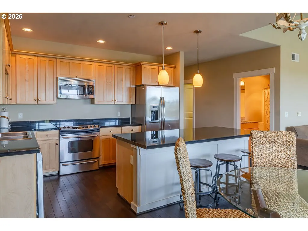 Kitchen-Cooking Island