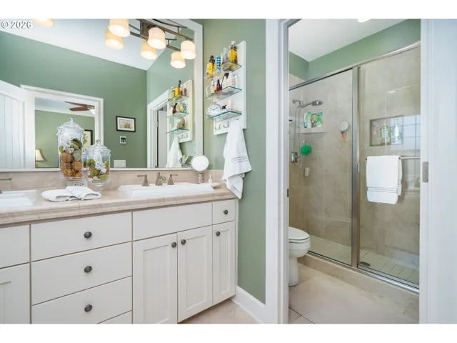 Bathroom-Walk in Shower