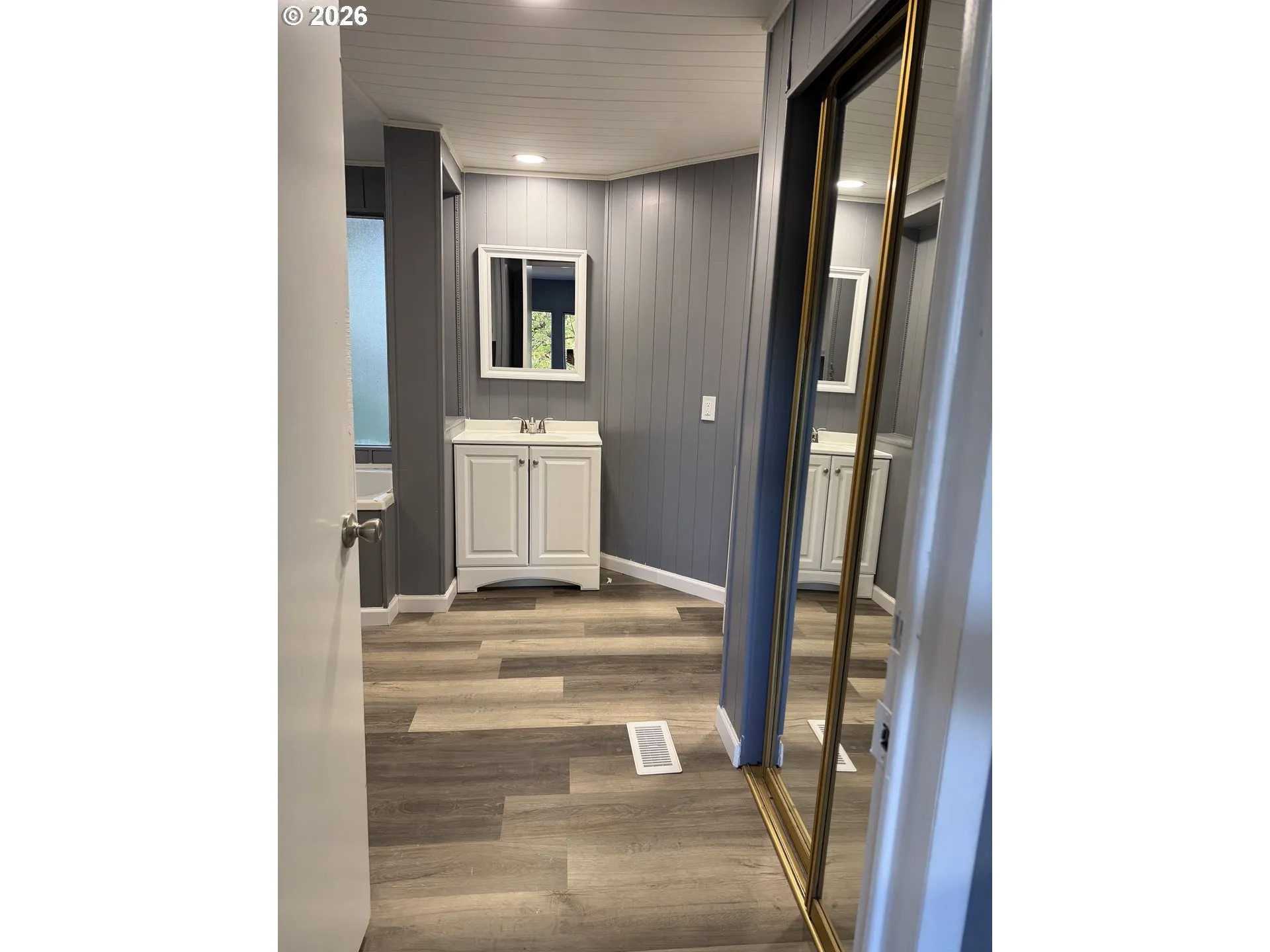 Bathroom, Attached