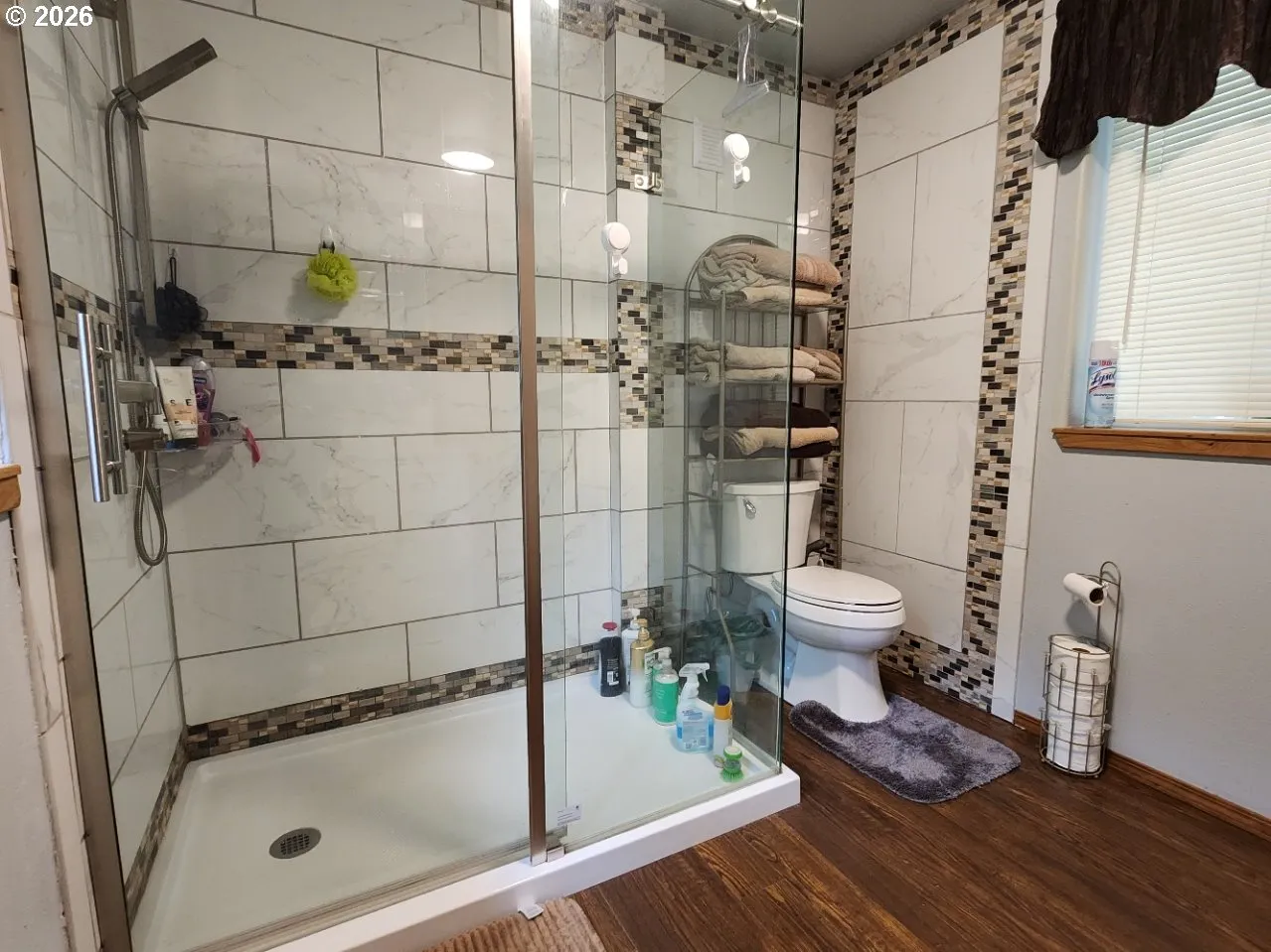 Bathroom-Walk in Shower