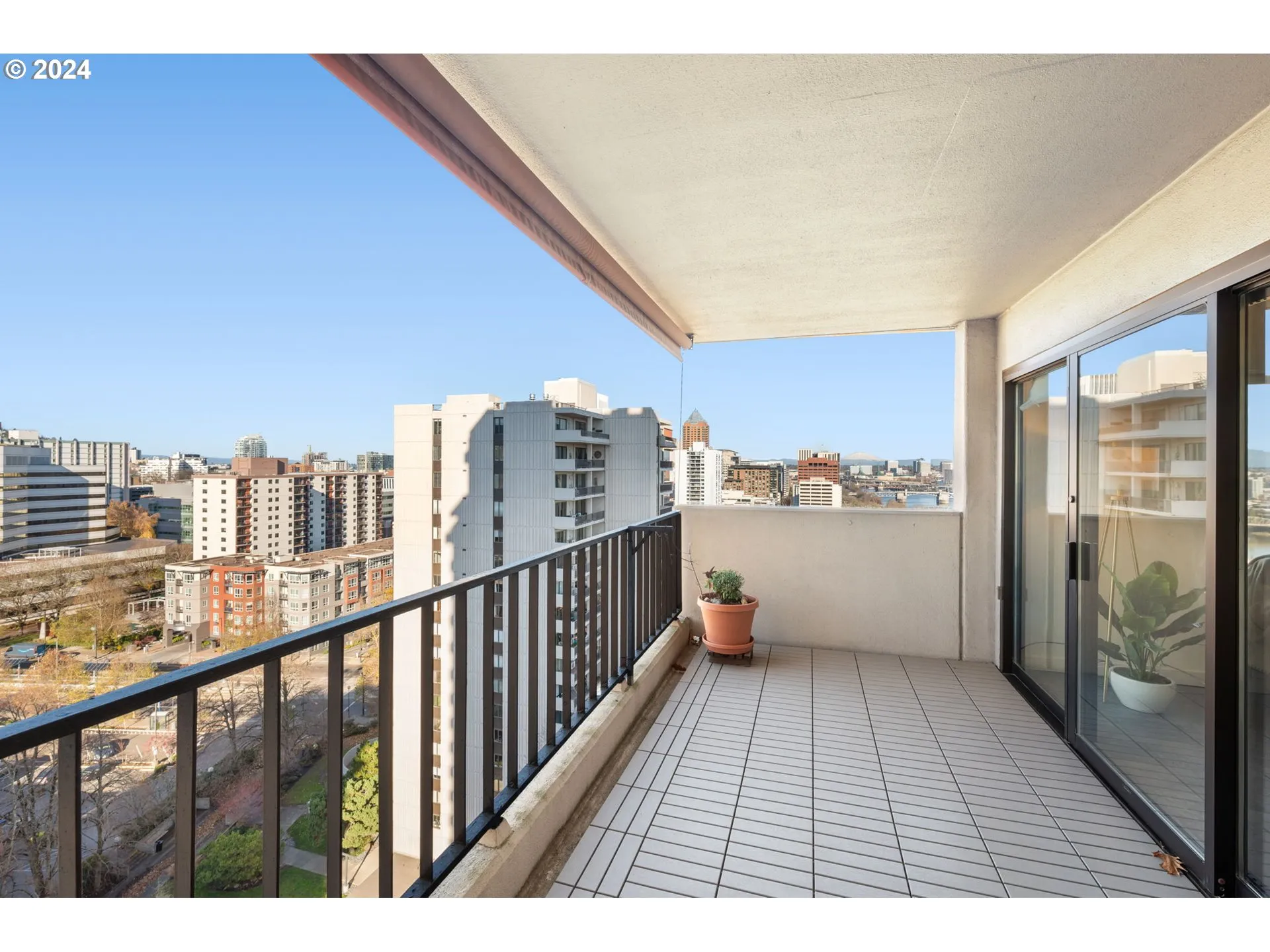 Balcony-West Facing