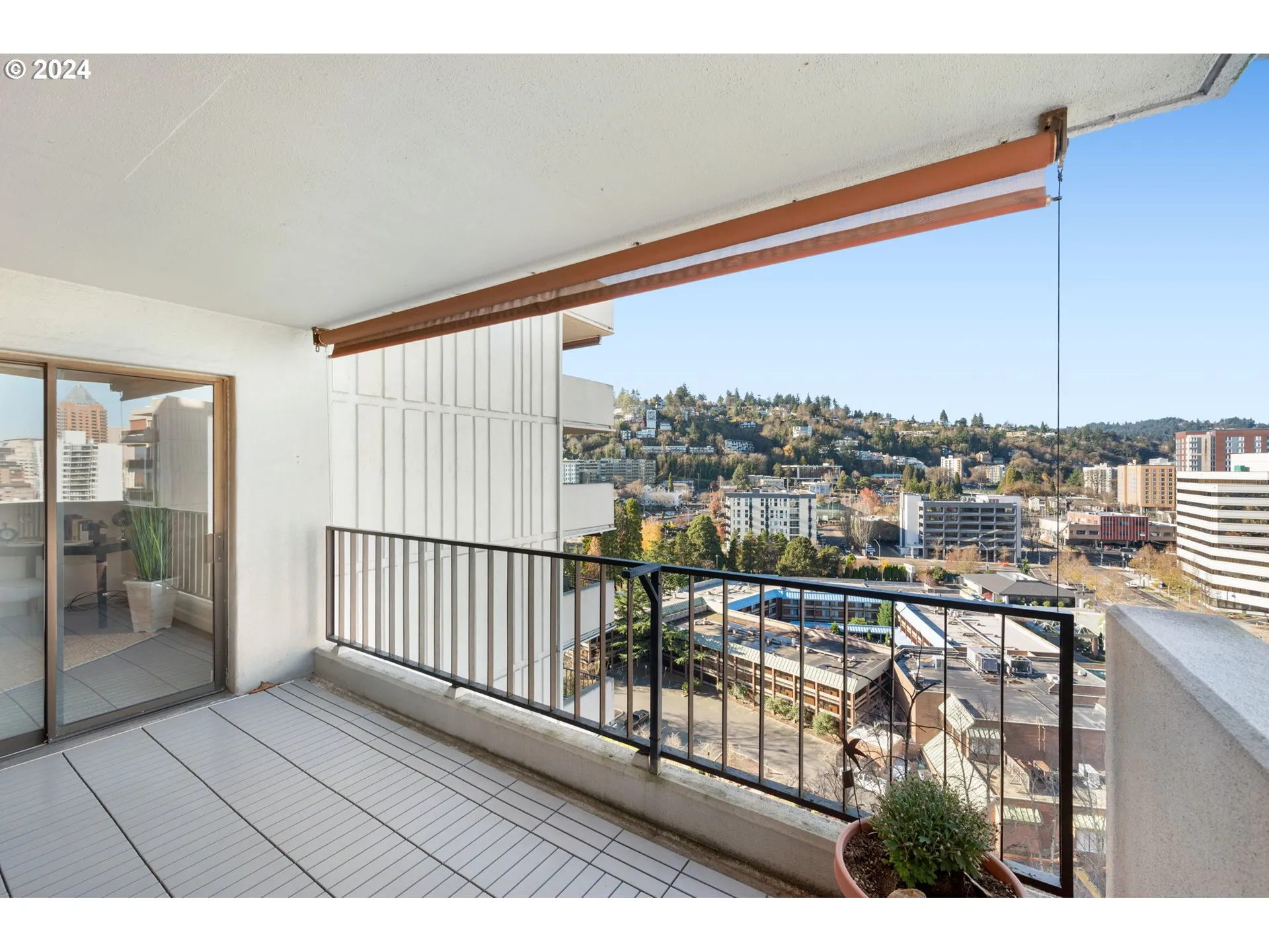 Balcony-SW Facing