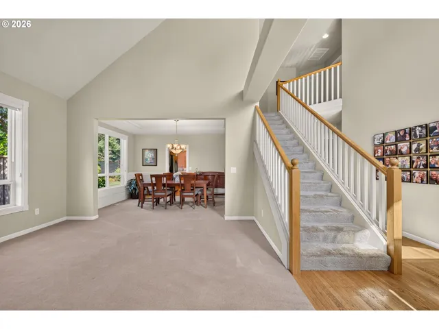Living Room/Entrance