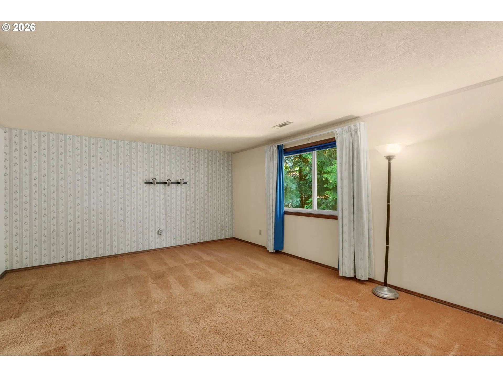 Bedroom, Primary