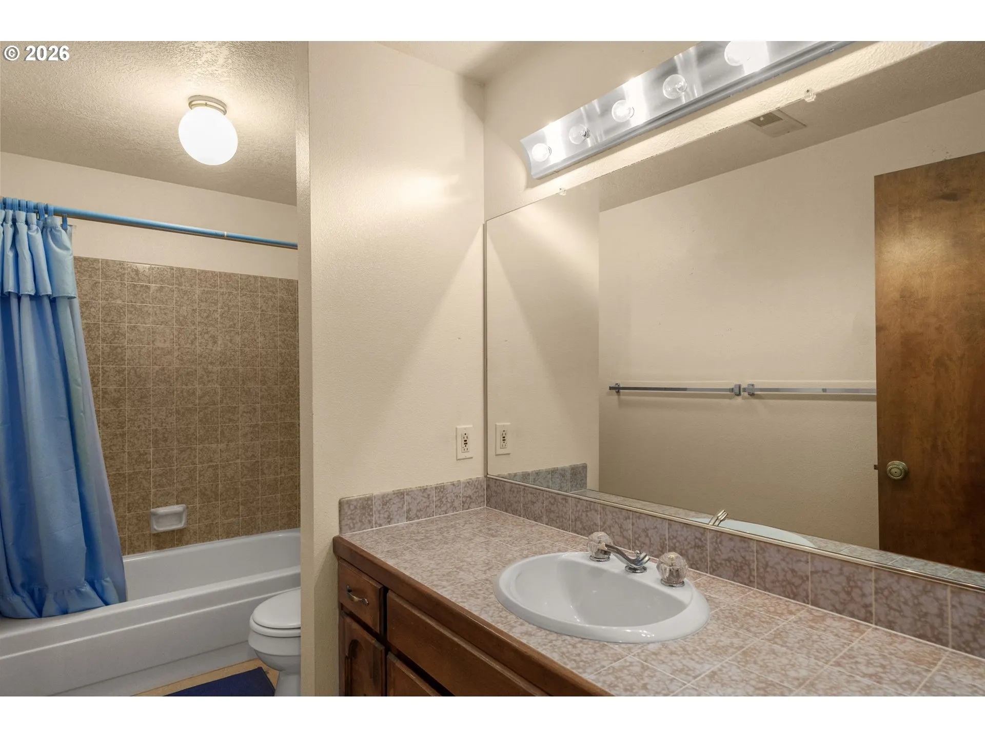 Bathroom-Upper