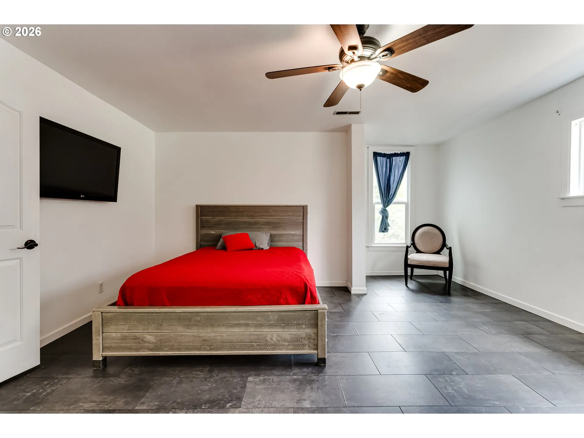 Bedroom, Primary