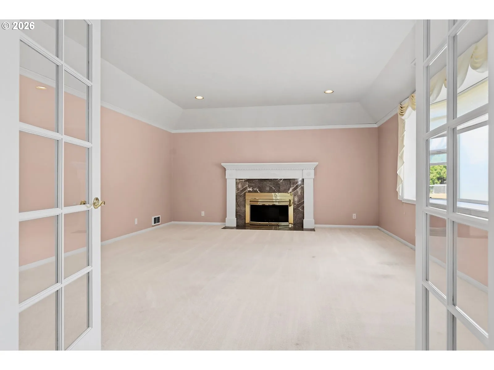 Living Room-Fireplace