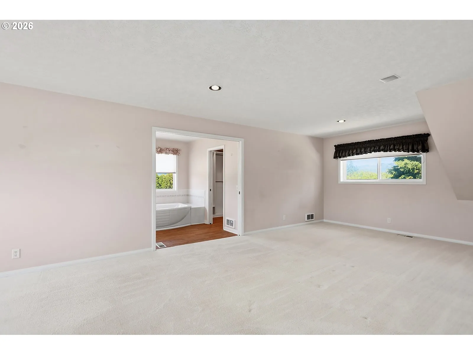 Bedroom, Owner's Suite