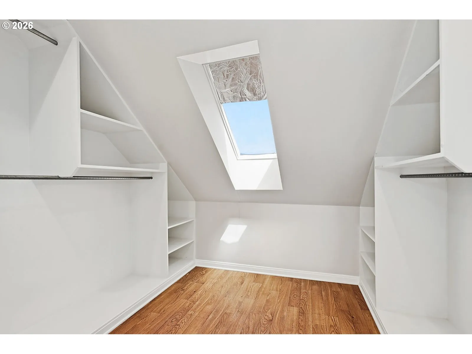 Bathroom, Attached-Walk-In Closet