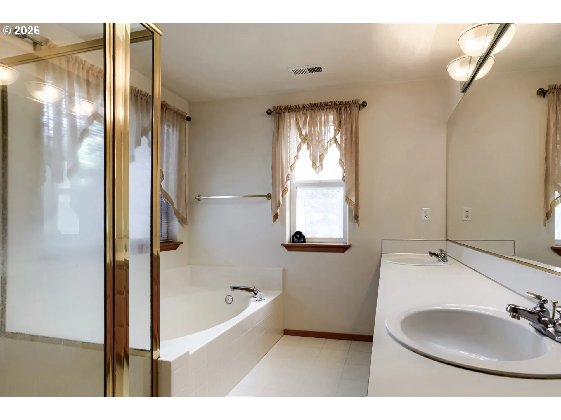 Bathroom, Attached-Double Sinks