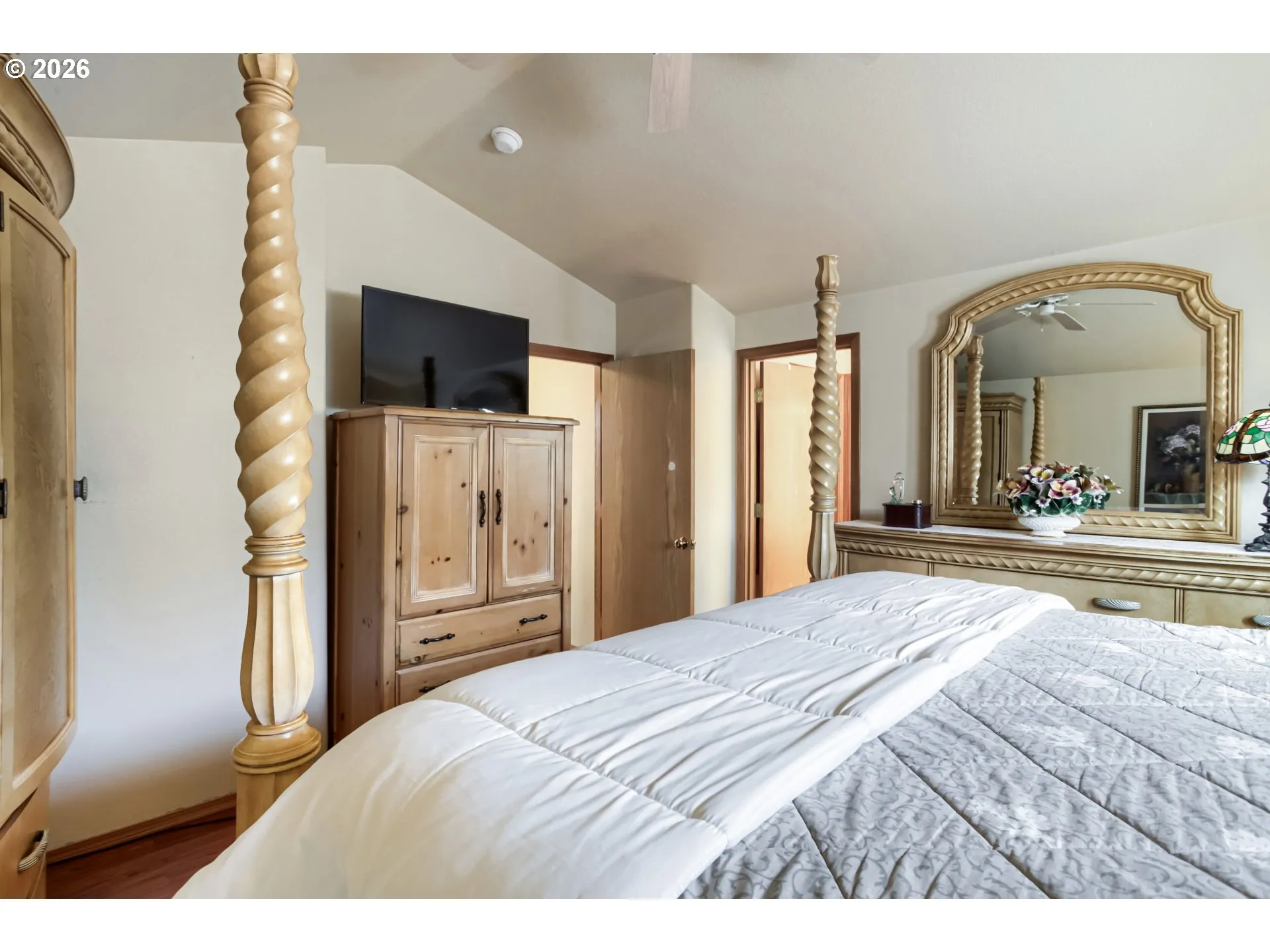 Bedroom, Primary