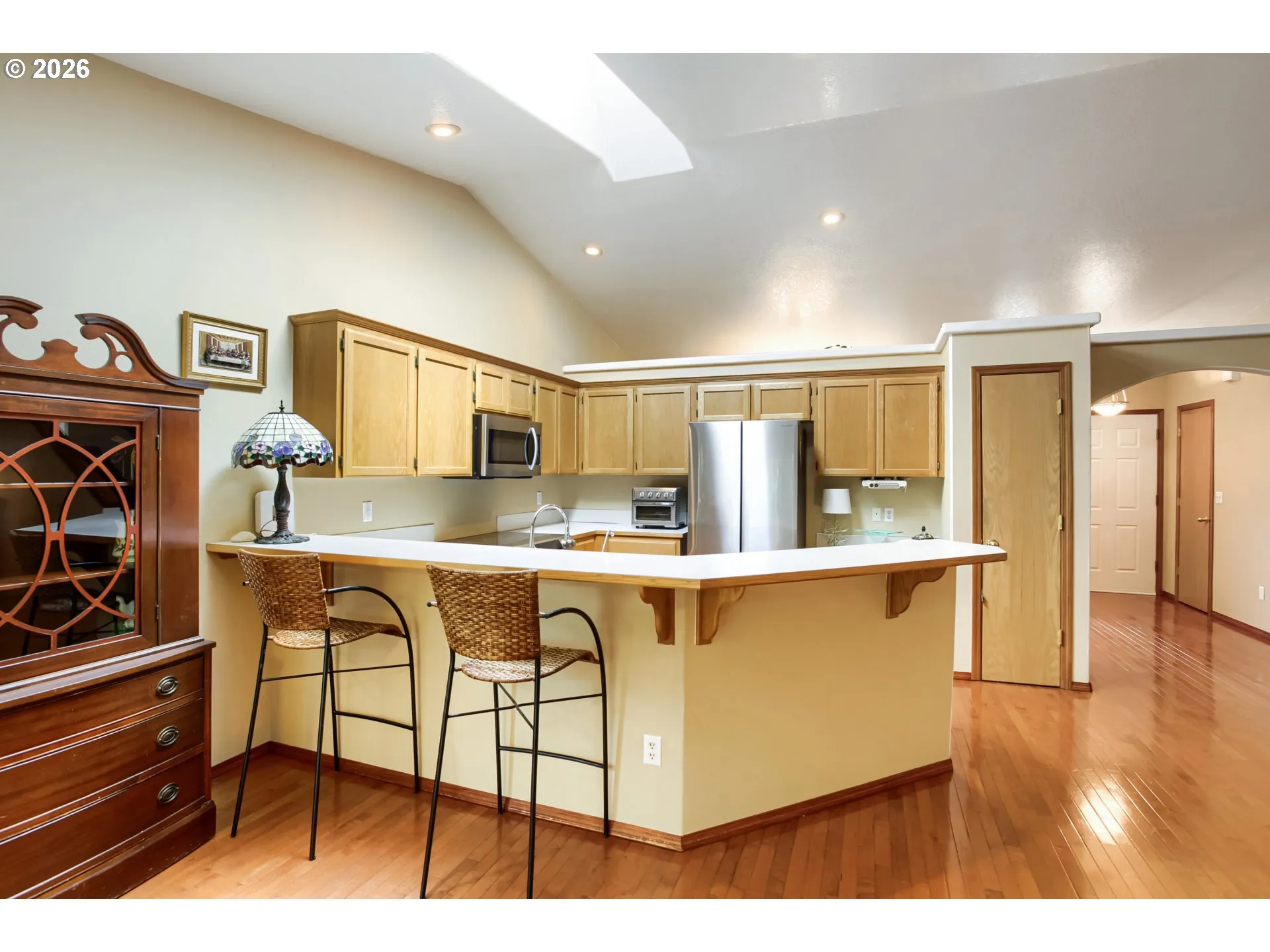 Kitchen-Breakfast Bar