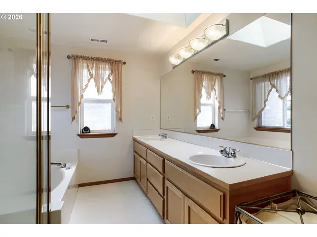 Bathroom, Attached