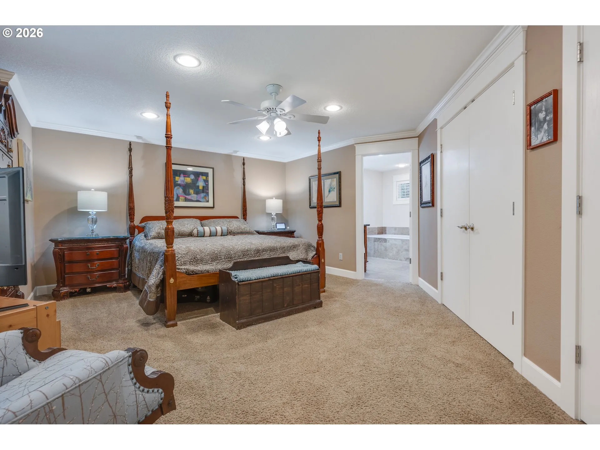 Bedroom, Primary