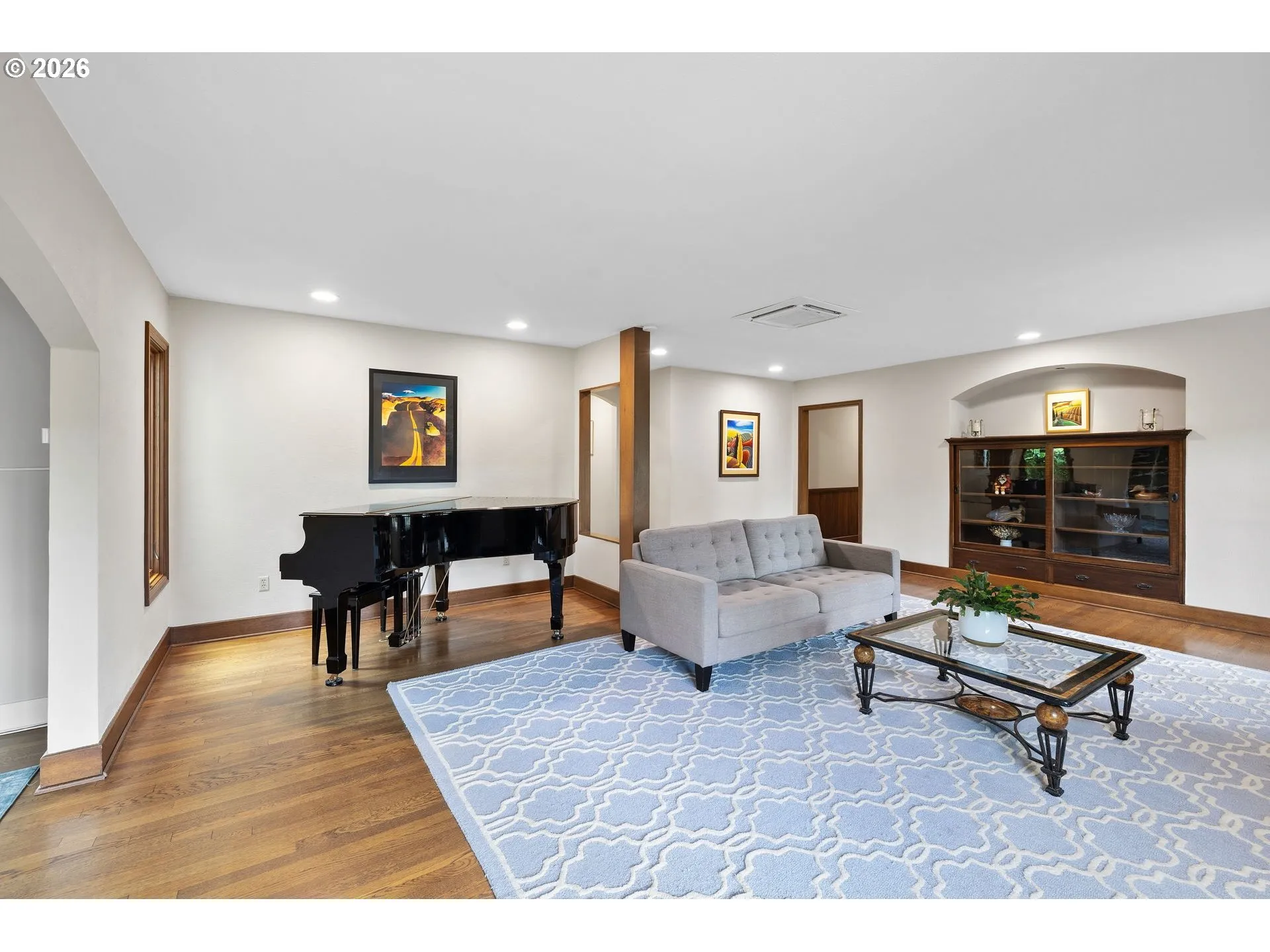 Living Room-Built-In Shelving