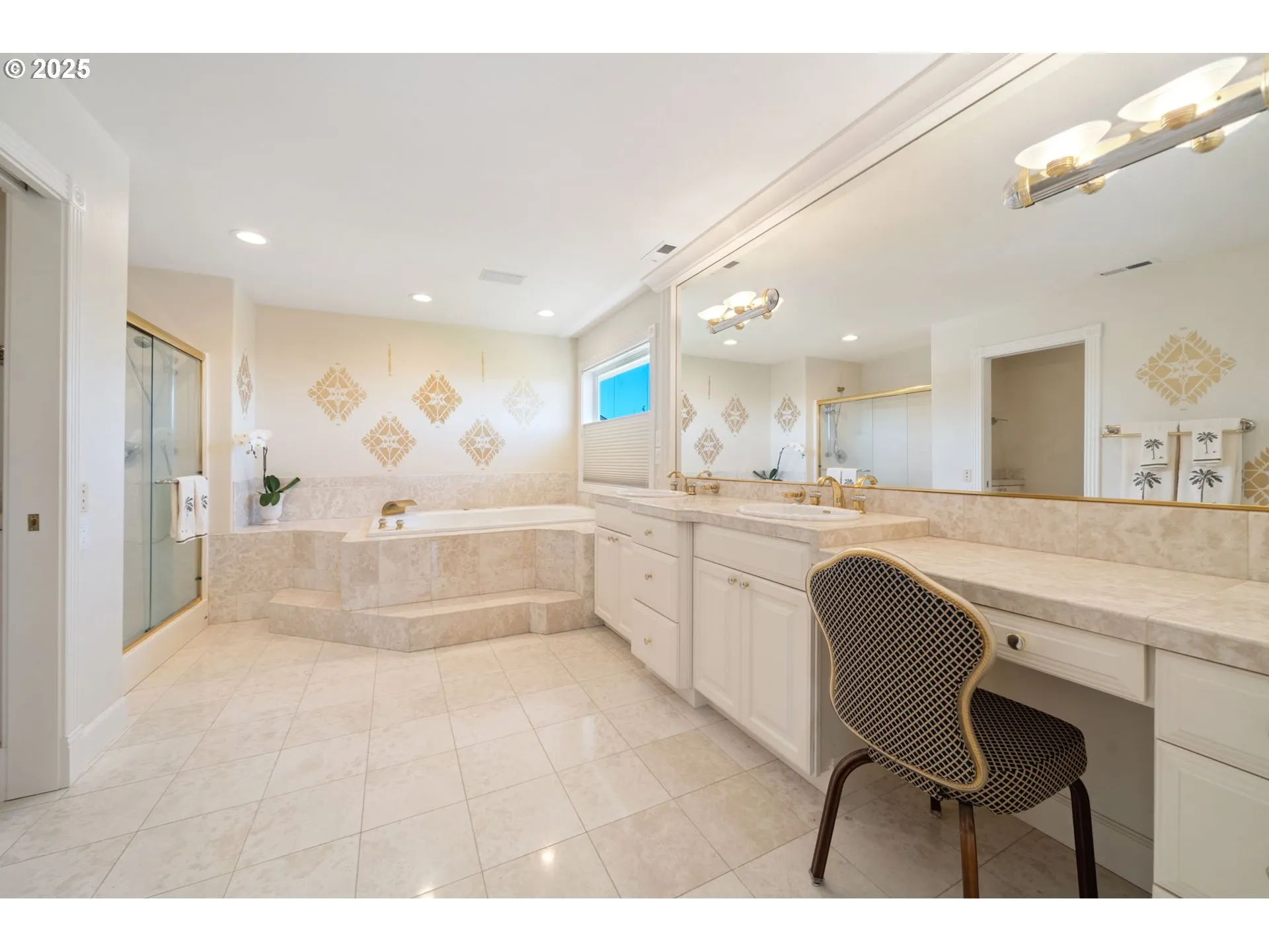 Owner's Suite Bathroom-Full Bathroom