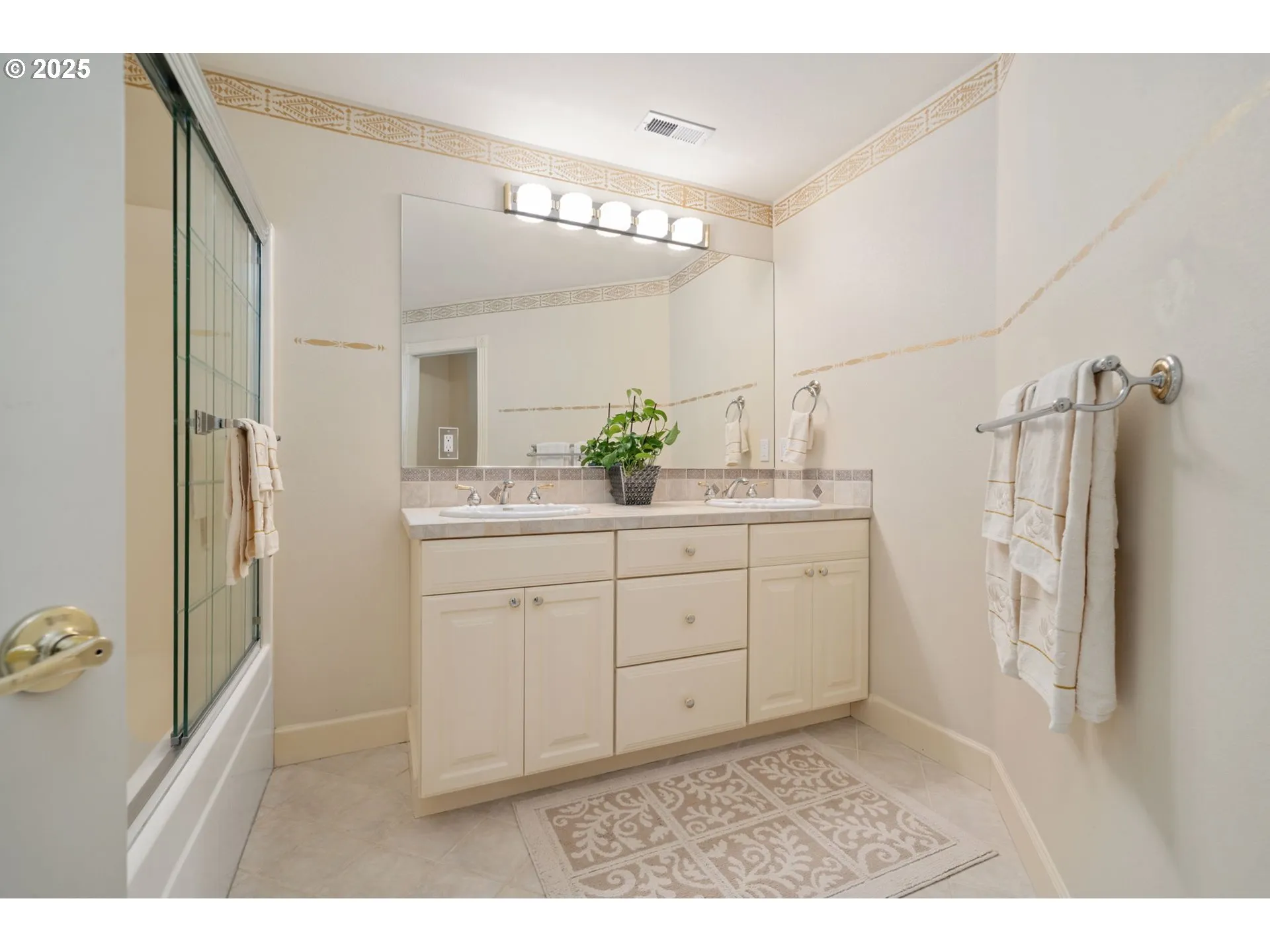 Bathroom-Upper