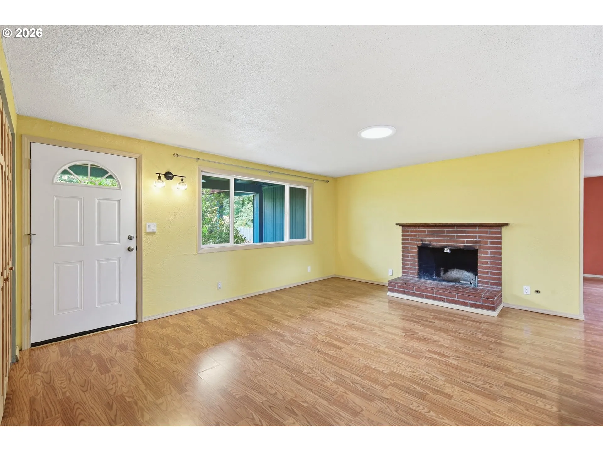 Living Room-Fireplace